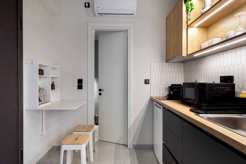 Studio, 1 Double Bed, Kitchenette, City View | Private kitchenette | Mini-fridge, microwave, stovetop, espresso maker
