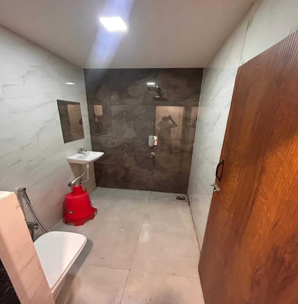 Shower, soap, shampoo