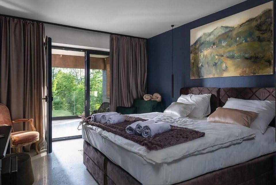 Deluxe Double Room, Garden View | In-room safe, desk, blackout drapes, free WiFi