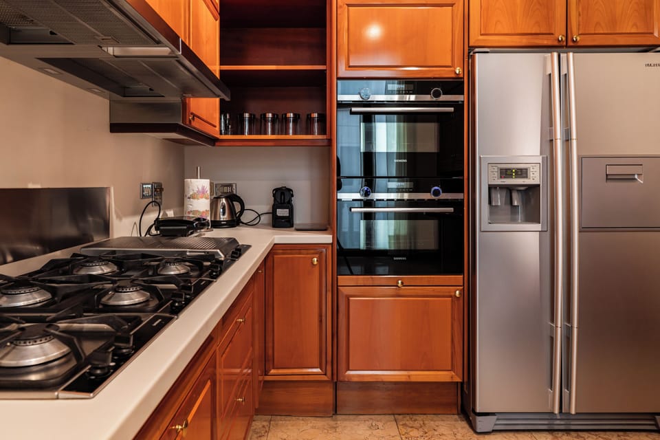 Apartment, 6 Bedrooms, Balcony, Garden View | Private kitchen
