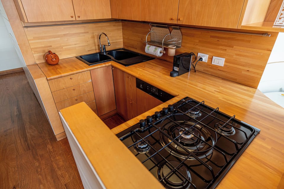 Duplex, River View | Private kitchen