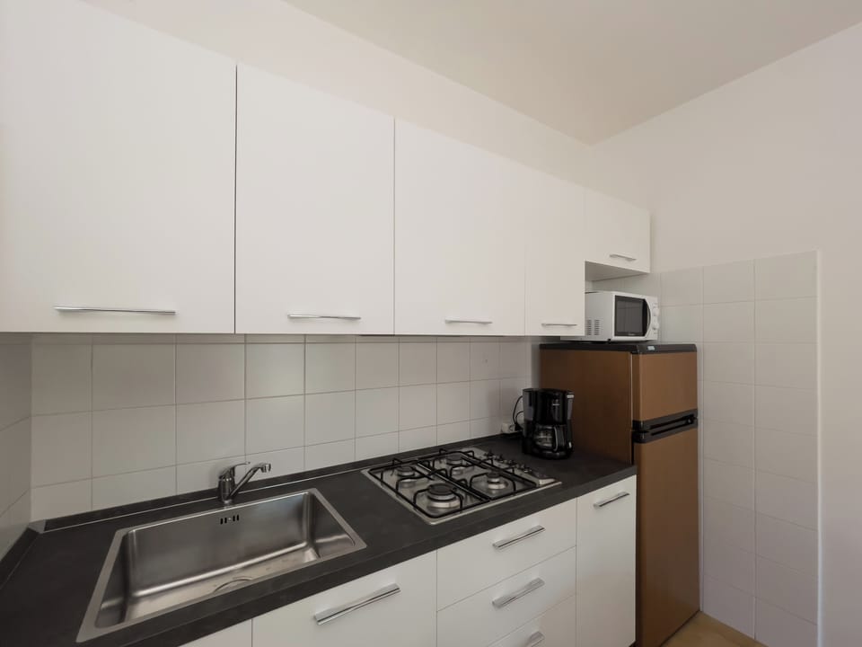 Apartment, 1 Bedroom, Balcony, City View | Interior