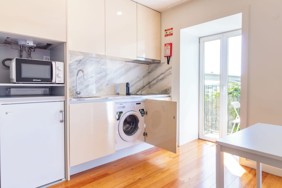 Superior Apartment, Balcony, River View | Private kitchen