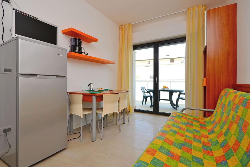 Apartment, 1 Bedroom, Balcony | Living room
