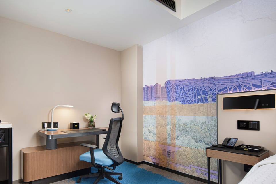 Classic Double or Twin Room, City View | Interior