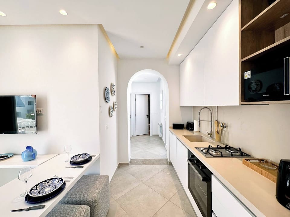 Apartment, 2 Bedrooms | Private kitchen