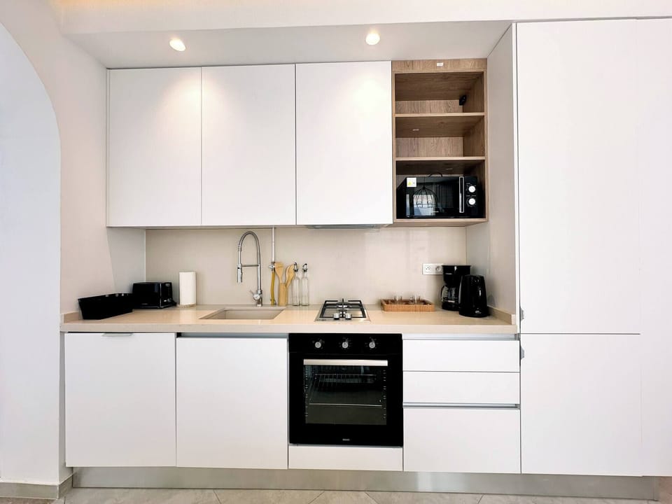 Apartment, 2 Bedrooms | Private kitchen