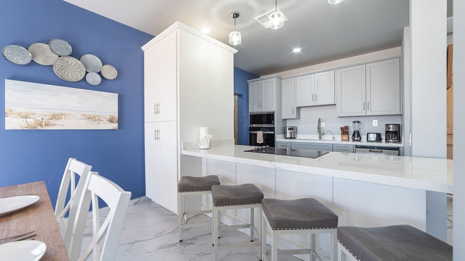 House, Multiple Beds, Balcony (Casa Bonita) | Private kitchen | Dining tables