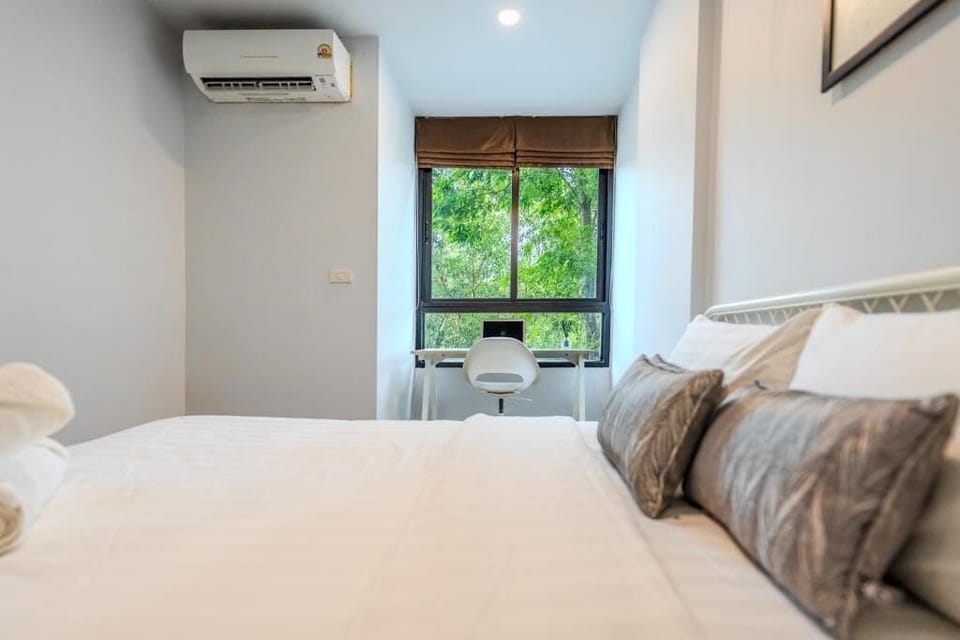 In-room safe, iron/ironing board, free WiFi, wheelchair access