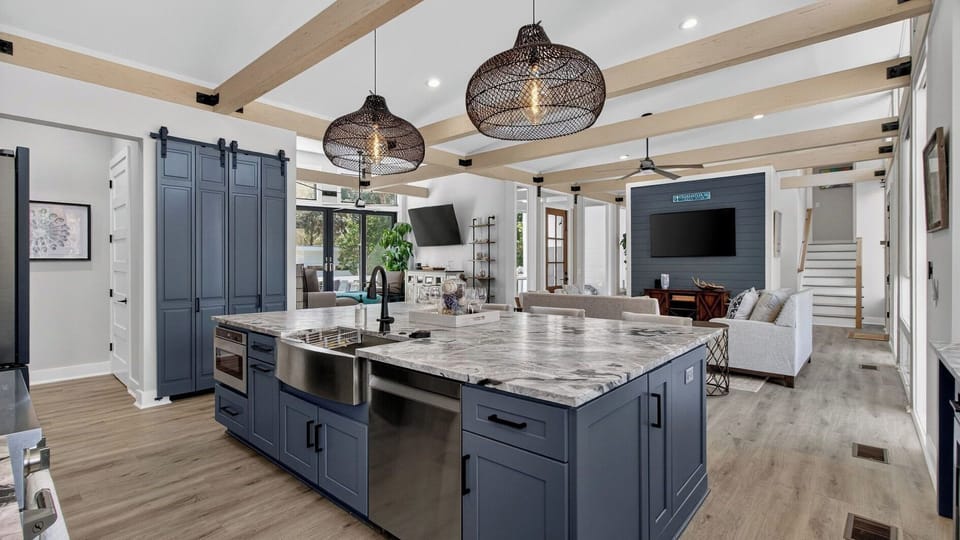 House (5 Bedrooms) | Interior