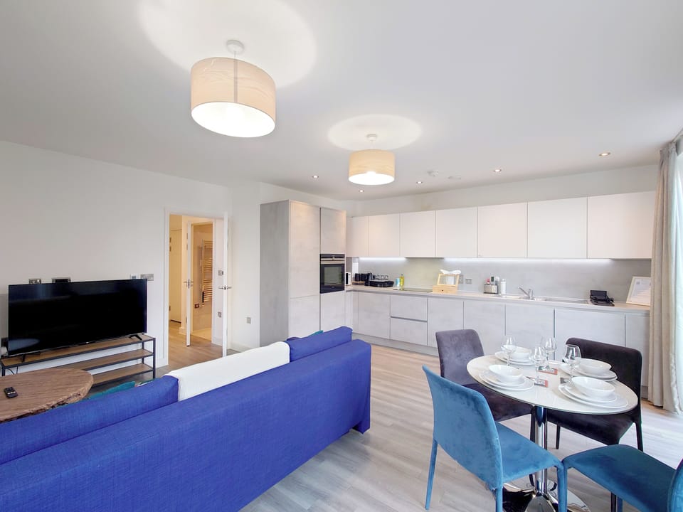 Deluxe Apartment | Individually decorated, individually furnished, desk, soundproofing