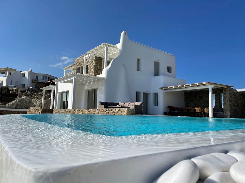 House | 8 bedrooms
