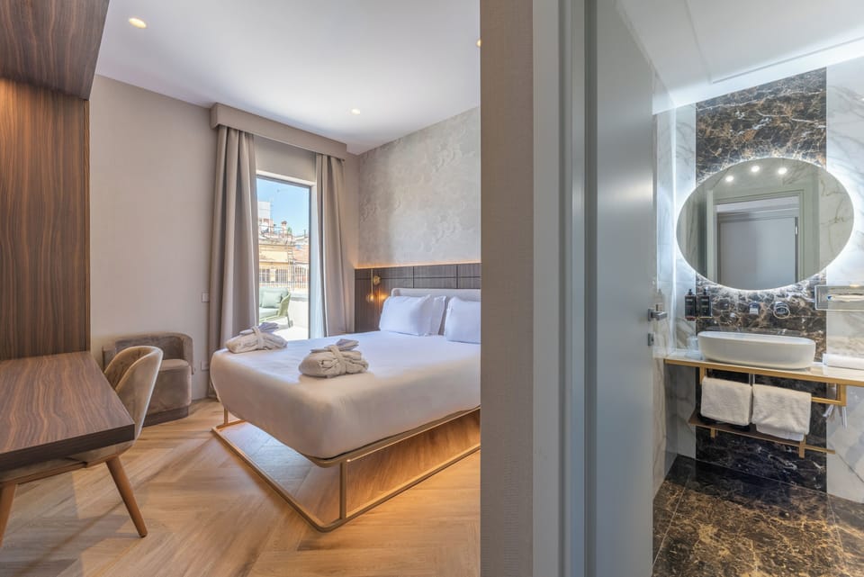 Superior Room, 1 King Bed, Non Smoking, Terrace | Hypo-allergenic bedding, minibar, in-room safe, desk