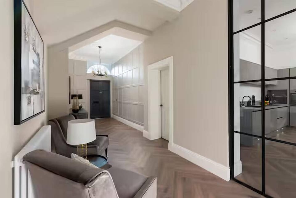 Presidential Apartment, 3 Bedrooms | Living room | Flat-screen TV