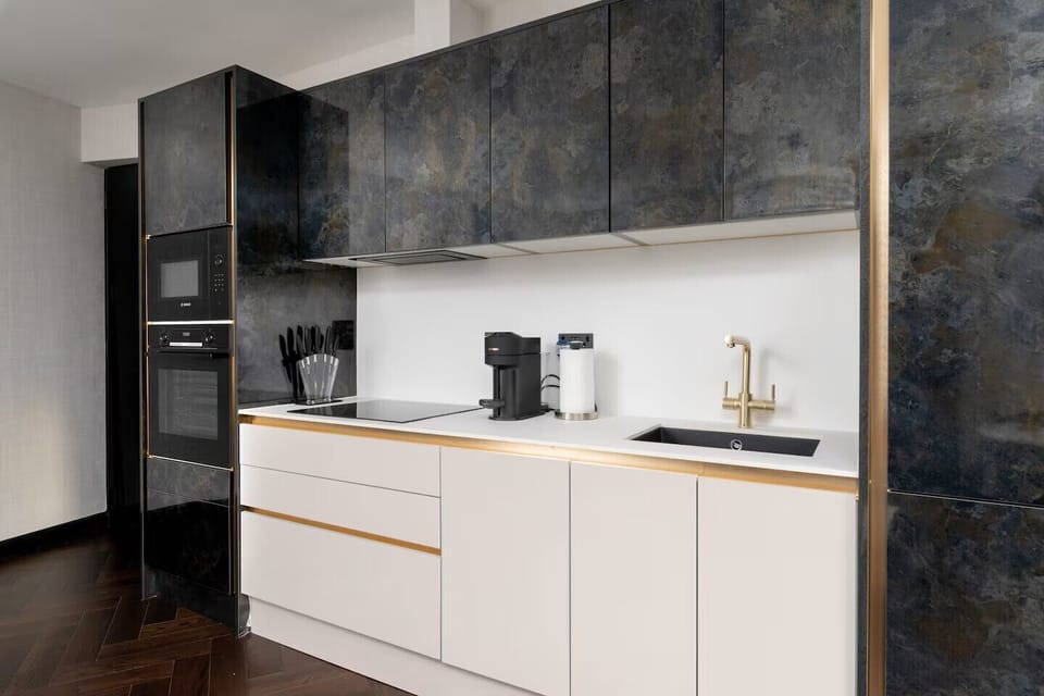 Romantic Apartment, Patio, Courtyard View | Private kitchen | Coffee/tea maker, electric kettle