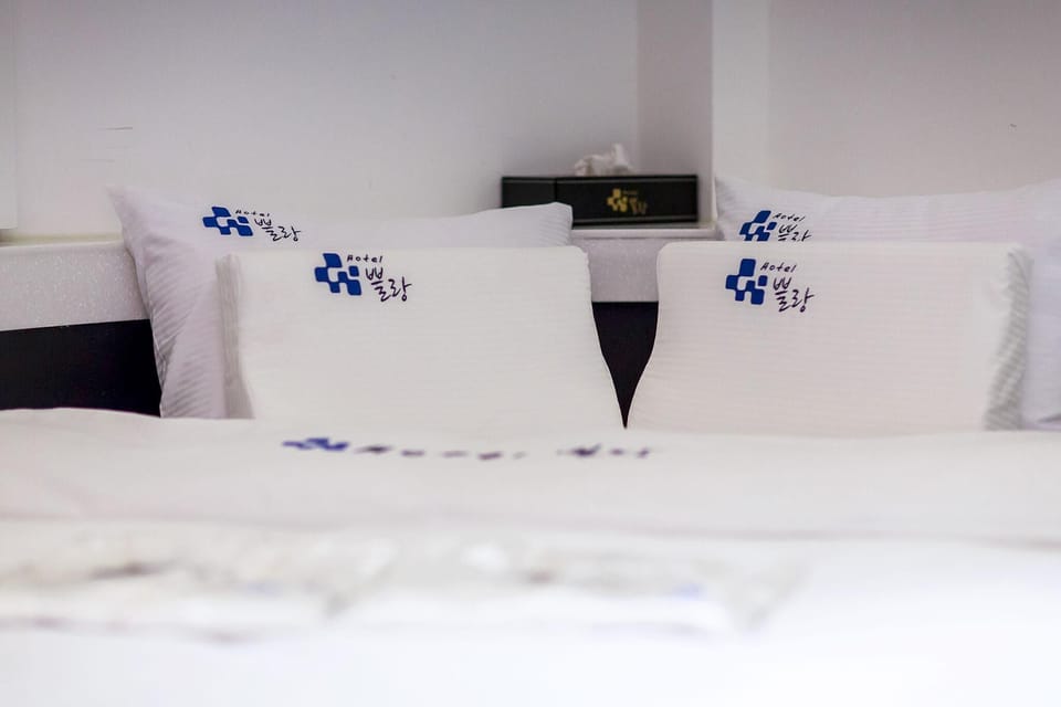 Plein - Check in 8PM (65-inch LED TV, Gaming PC, Bathtub, Air Purifier) | Free WiFi