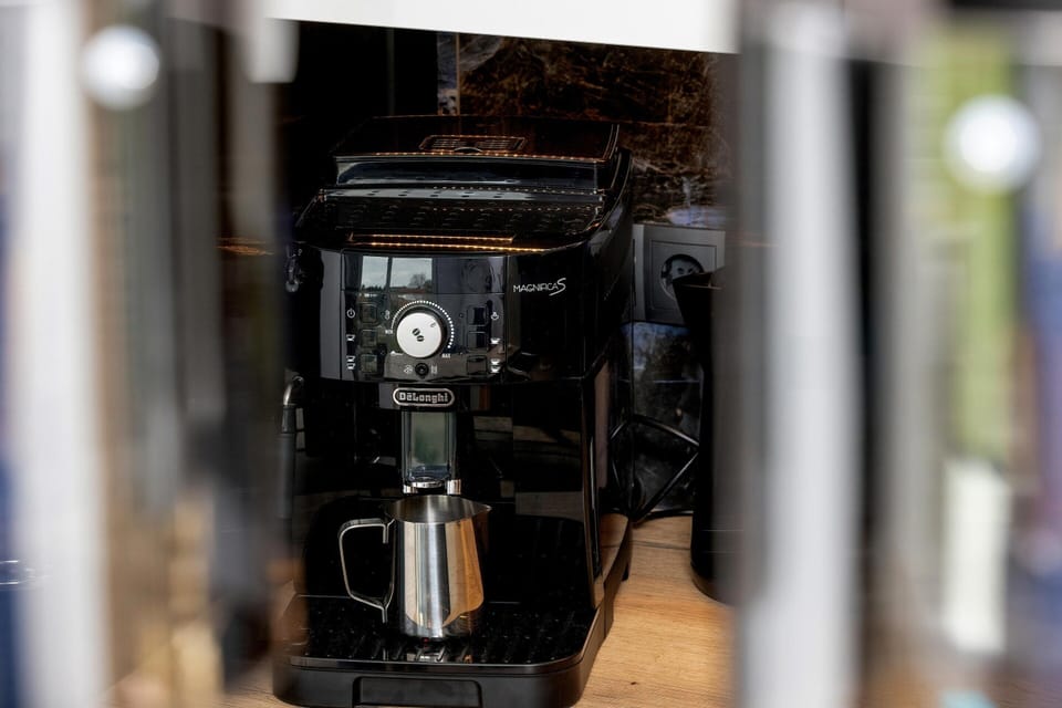 Classic Apartment, 4 Bedrooms | Coffee and/or coffee maker