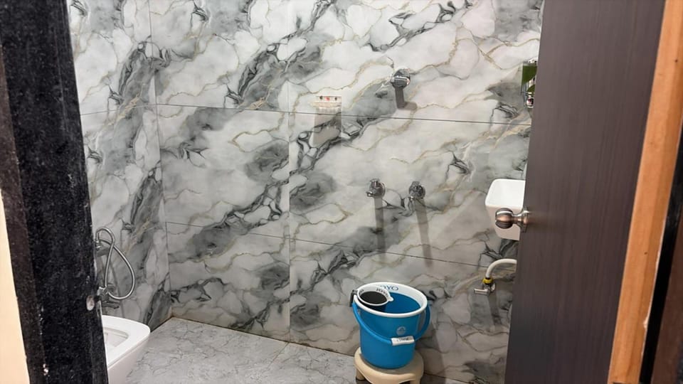 Standard Room | Bathroom | Shower, free toiletries, soap, shampoo