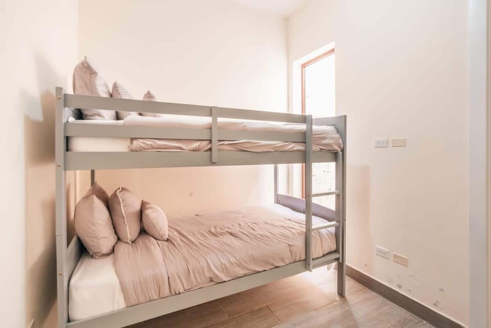 House | 3 bedrooms, high-speed internet