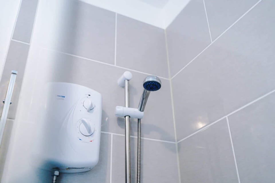Perfect for Business Large Groups Sleeps 8 Apartment in Crewe