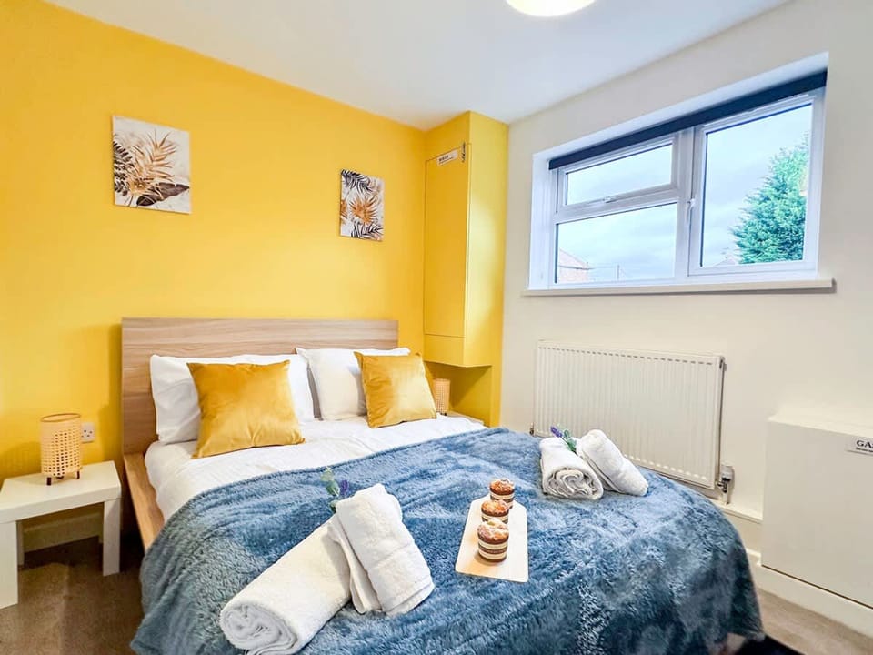 NEW Spacious Apartment Ideal for Business Work Apartment in Crewe