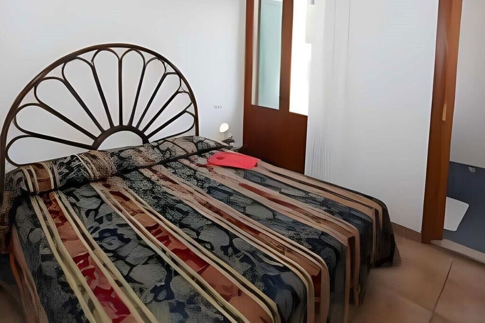 Standard Double or Twin Room | Desk