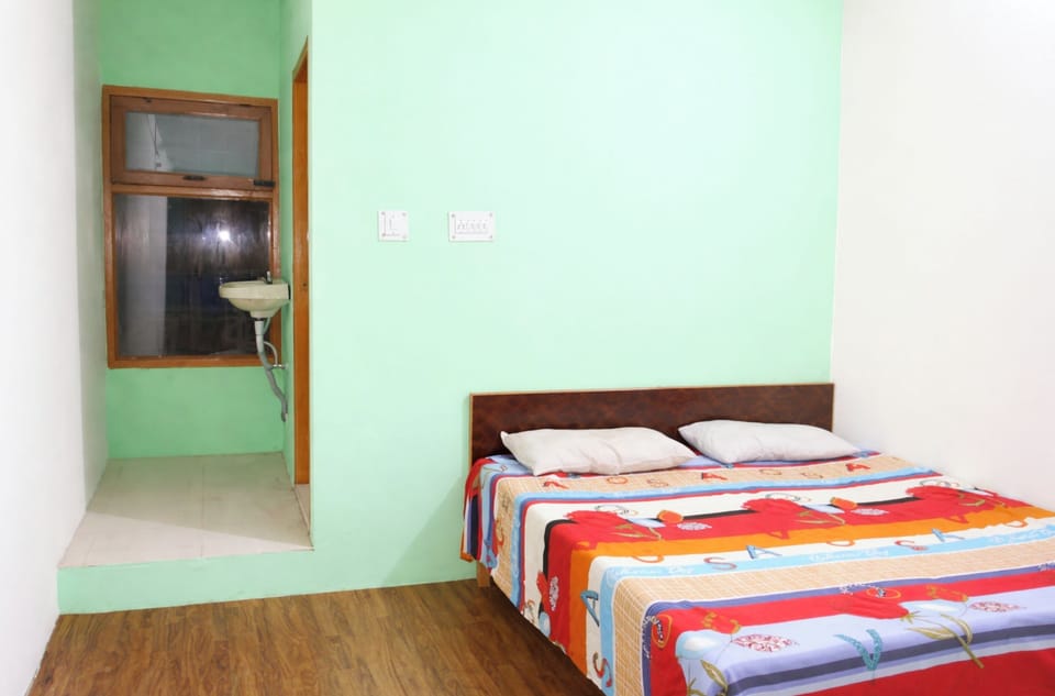 Deluxe Double Room | Hypo-allergenic bedding, desk, free WiFi