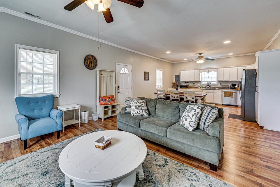House (3 Bedrooms) | Interior