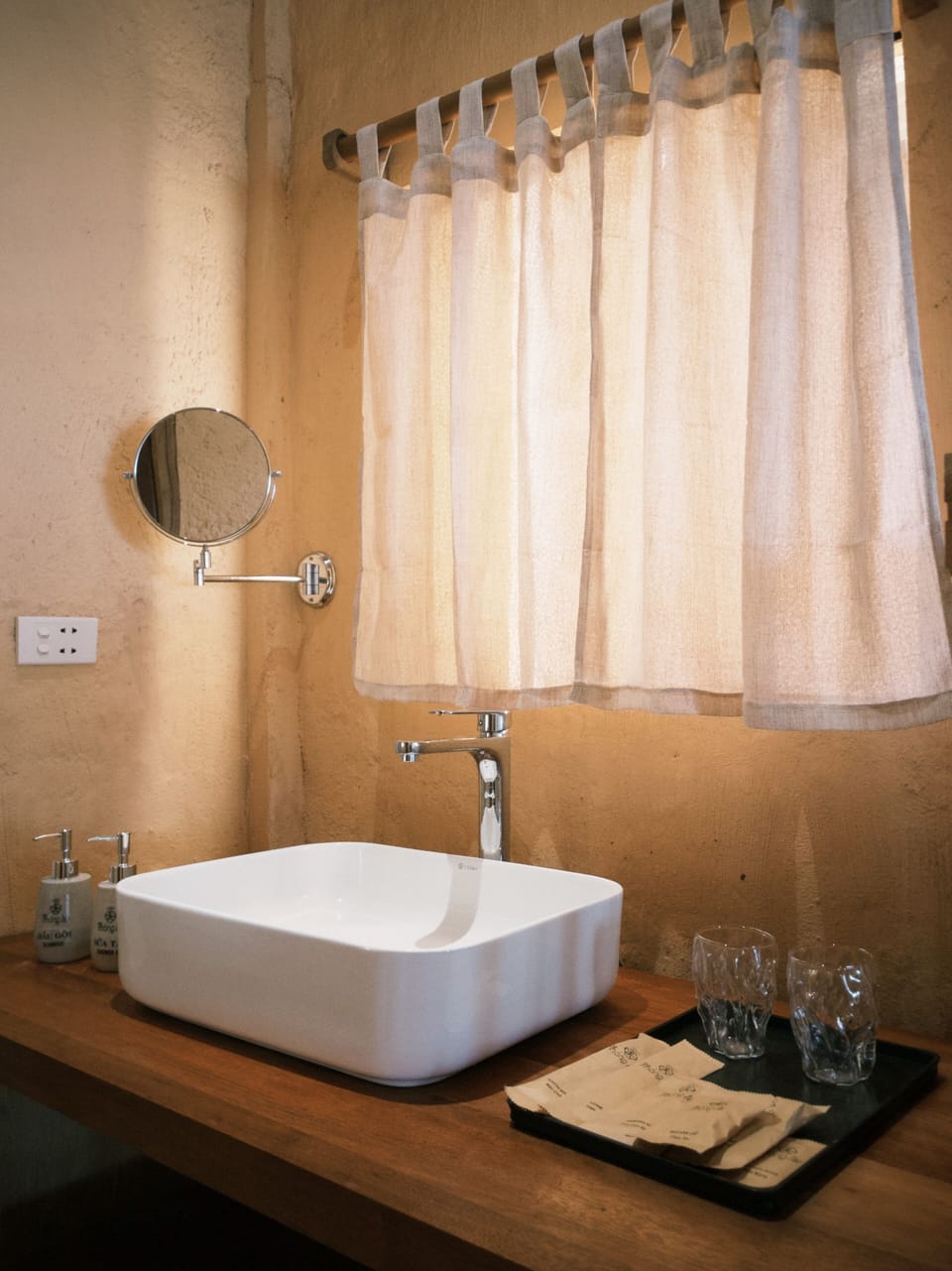 Separate tub and shower, rainfall showerhead, free toiletries