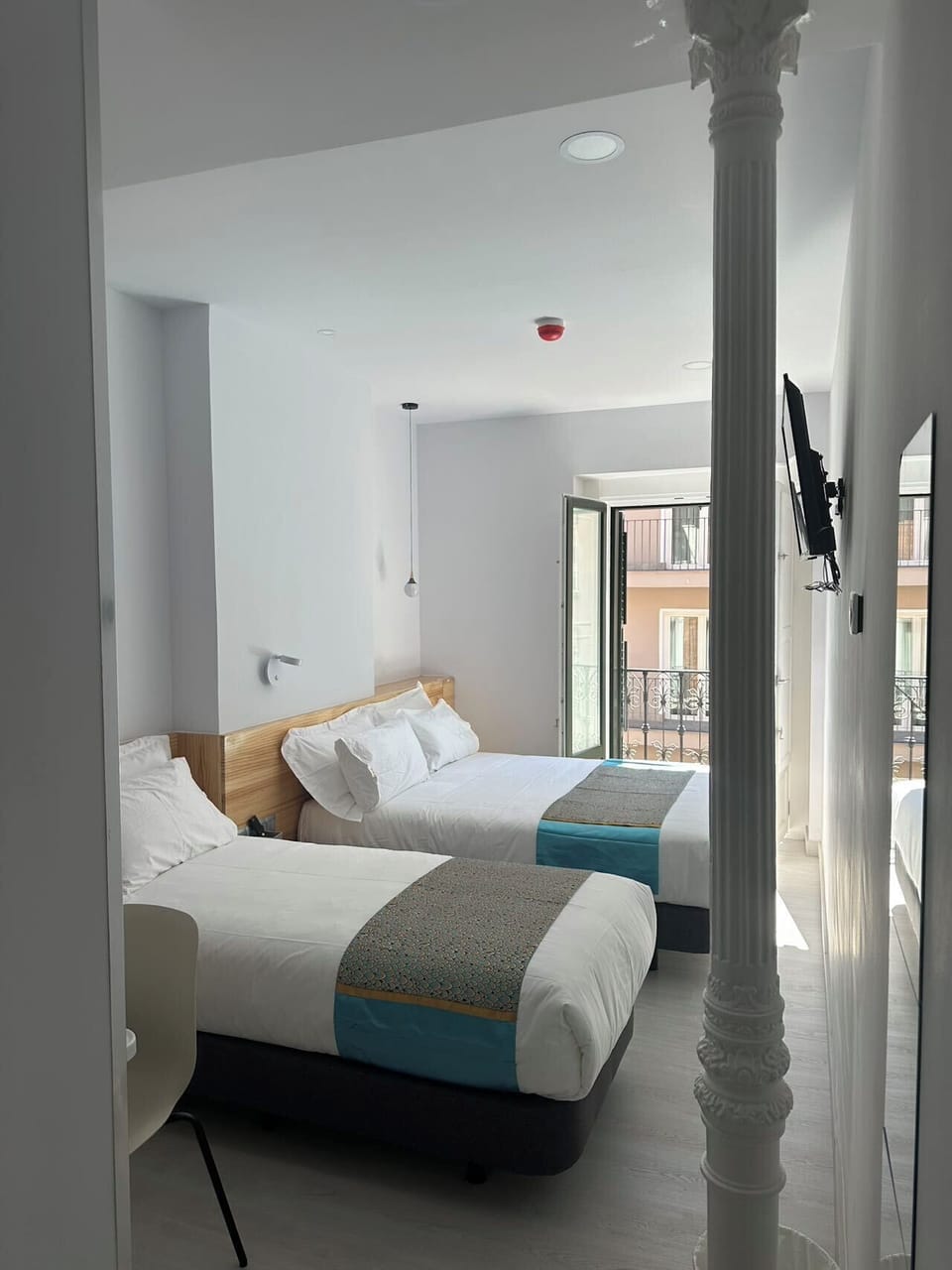 Deluxe Triple Room | Laptop workspace, free WiFi