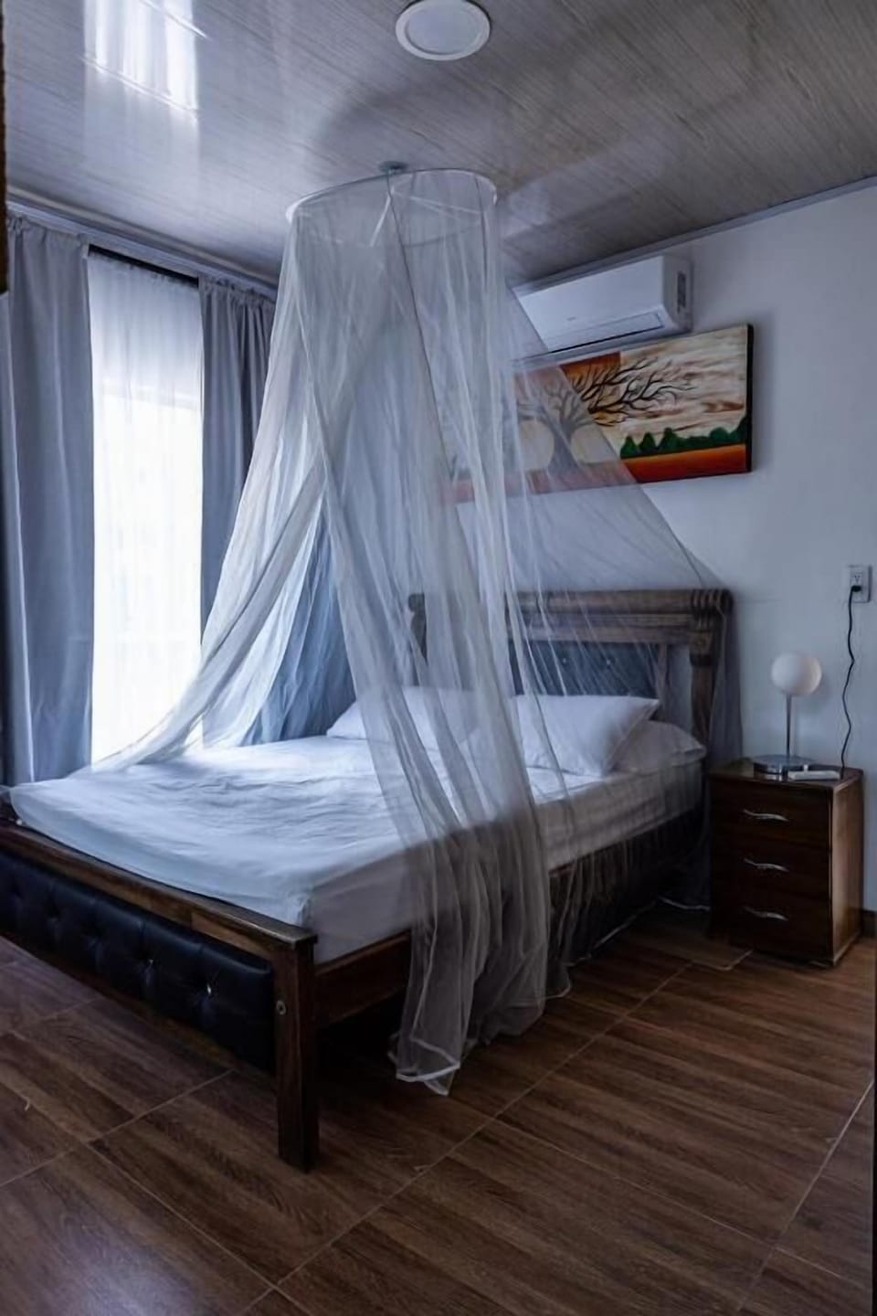 Soundproofing, WiFi (free)