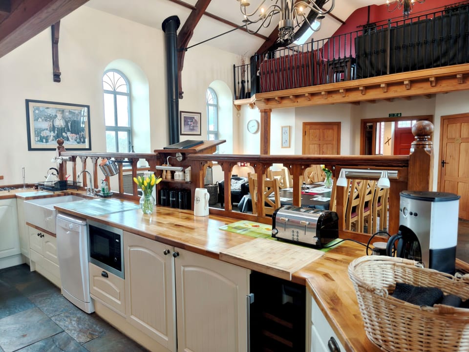 Dishwasher, cookware/dishes/utensils