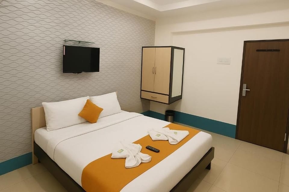 In-room safe, WiFi (free)