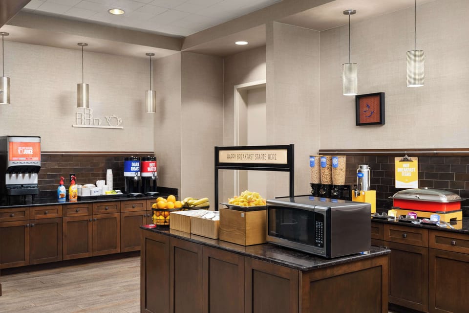 Free daily continental breakfast