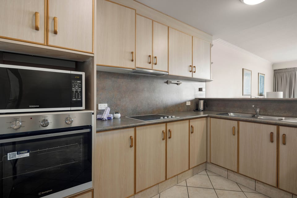 Apartment, Balcony, Ocean View | Private kitchen