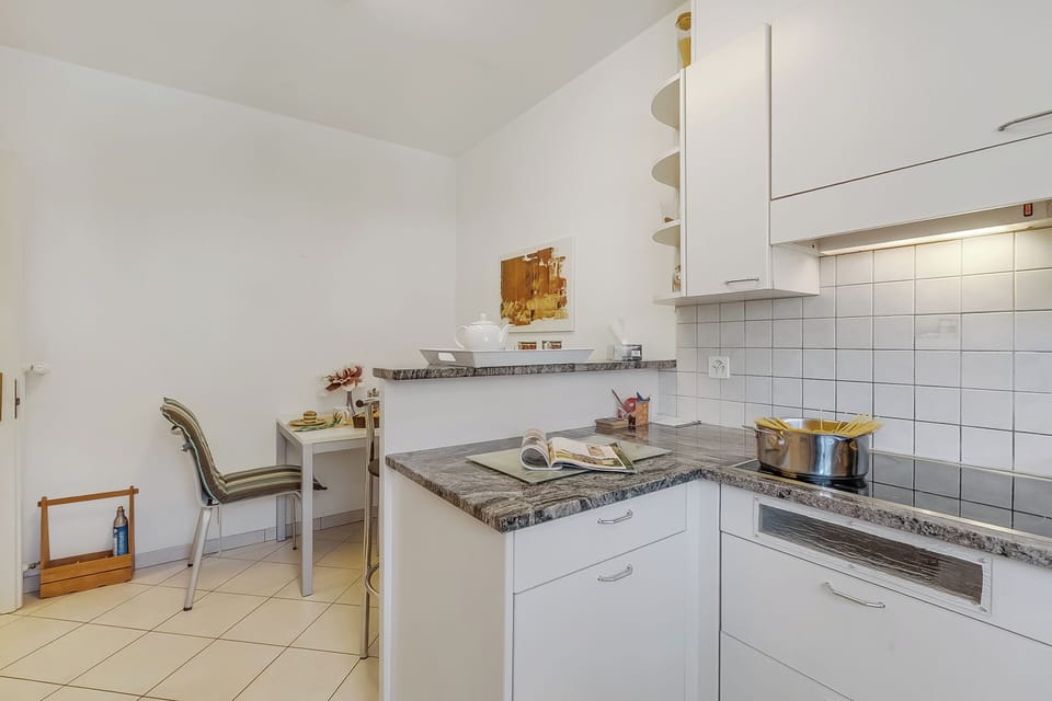 Family Apartment, 2 Bedrooms, Balcony (Il Tenero Appartamento with Balcony) | Private kitchen