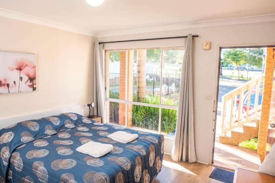 Double Room, Balcony, Garden View | Blackout drapes, soundproofing, iron/ironing board, WiFi (free)