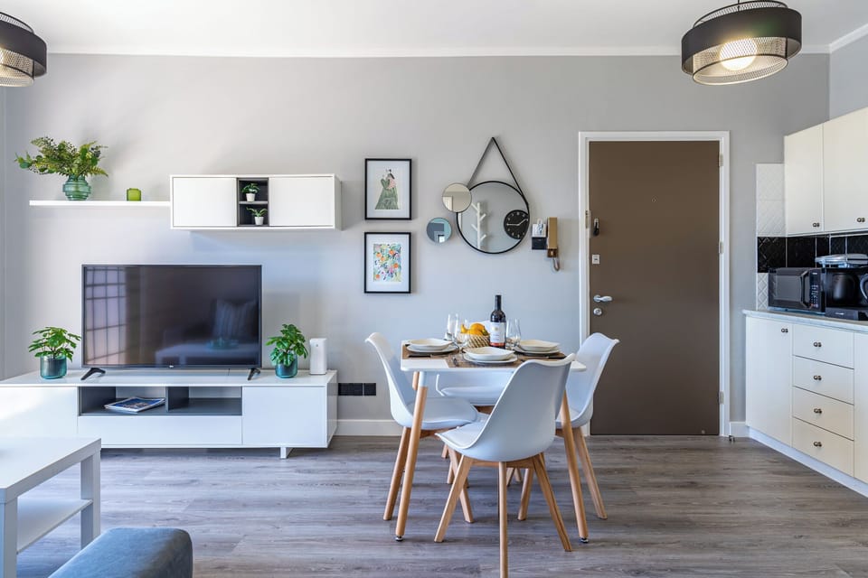 Apartment, 2 Bedrooms, Kitchen, City View | Interior