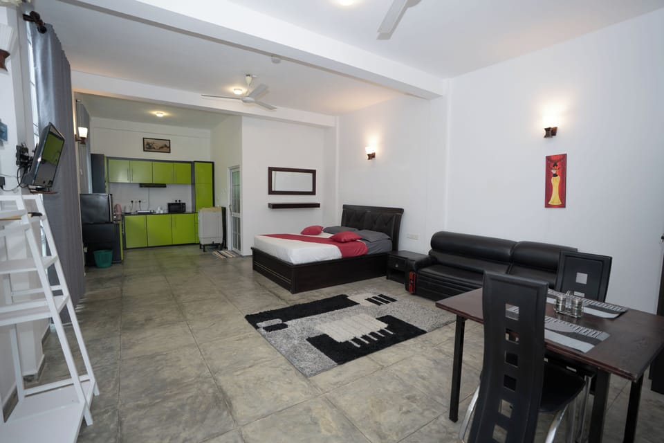 Deluxe Studio, Balcony | Desk, laptop workspace, iron/ironing board, free WiFi
