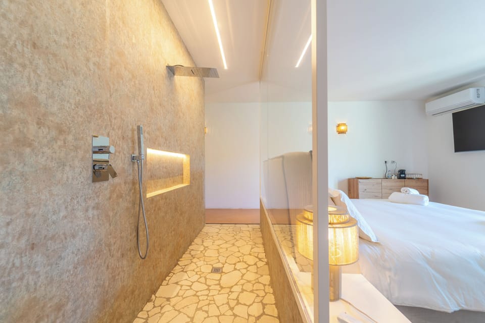 Suite | Free WiFi