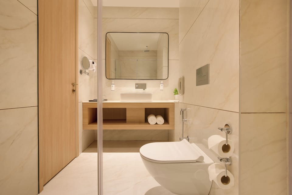 Studio | Bathroom