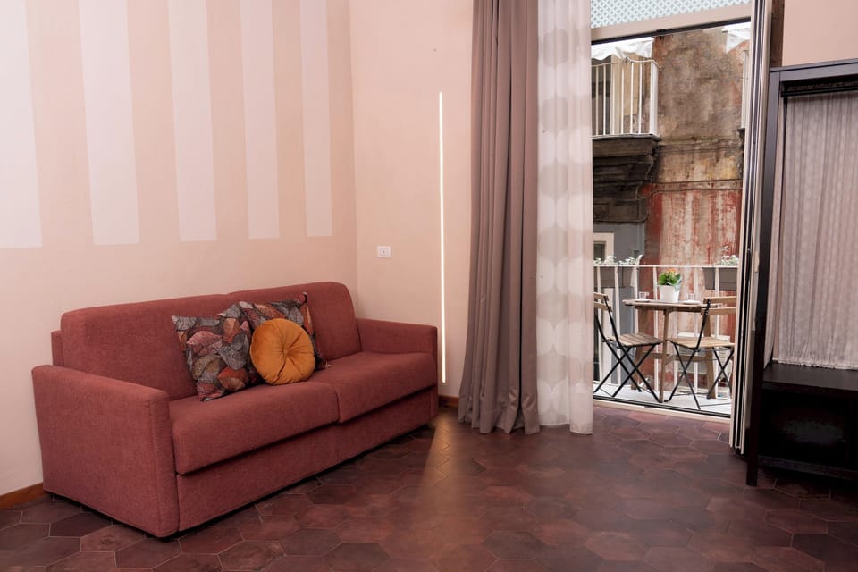 Apartment (3 Bedrooms) | Living area | TV