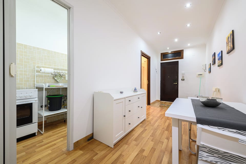 Apartment (1 Bedroom) | Living area | TV