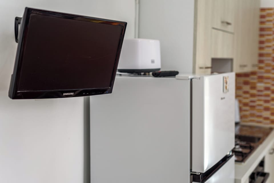 Apartment (0 Bedroom) | Private kitchen | Espresso maker, oven, stovetop, electric kettle