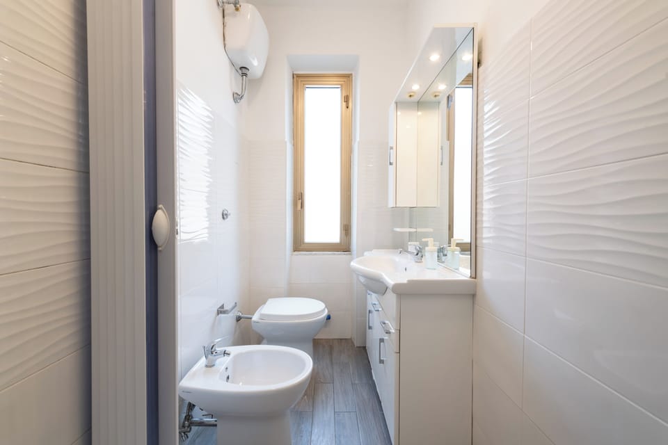 Apartment (3 Bedrooms) | Bathroom | Shower, bidet