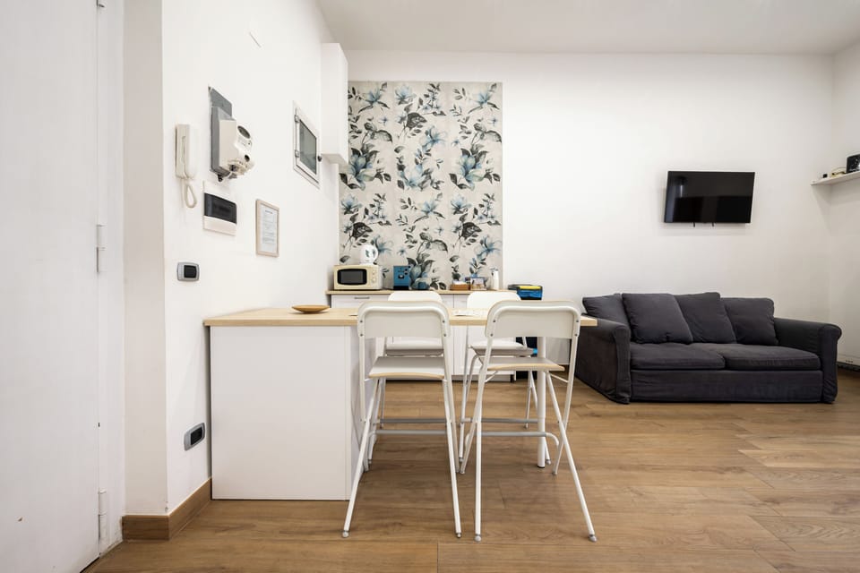 Apartment (1 Bedroom) | Living area | TV