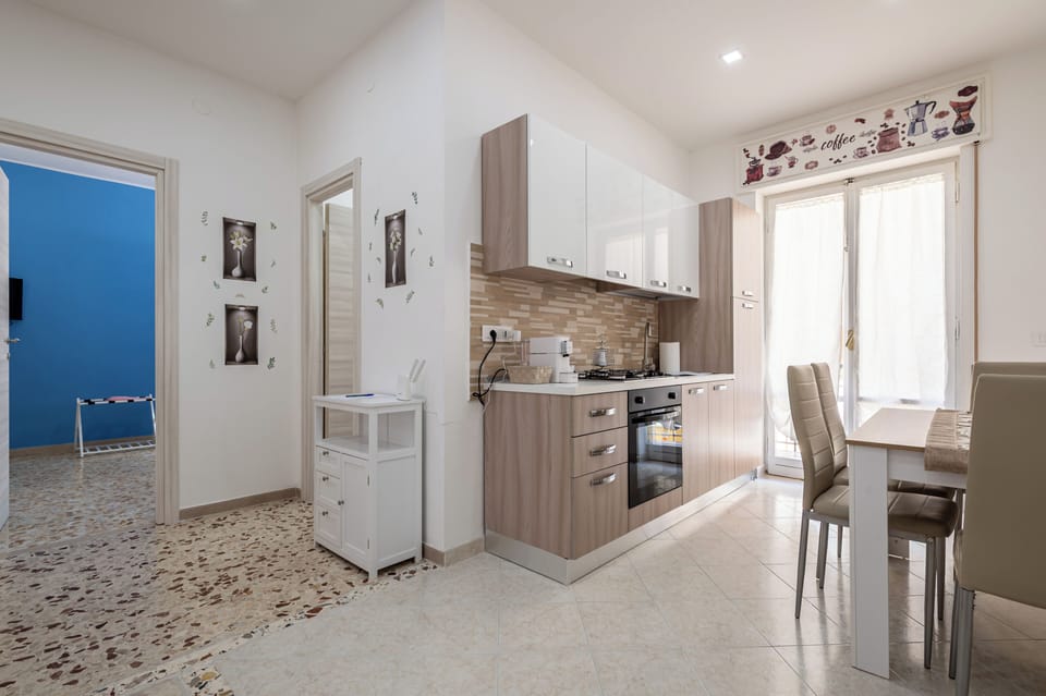 Apartment (2 Bedrooms) | Private kitchen | Espresso maker, oven, cookware/dishes/utensils