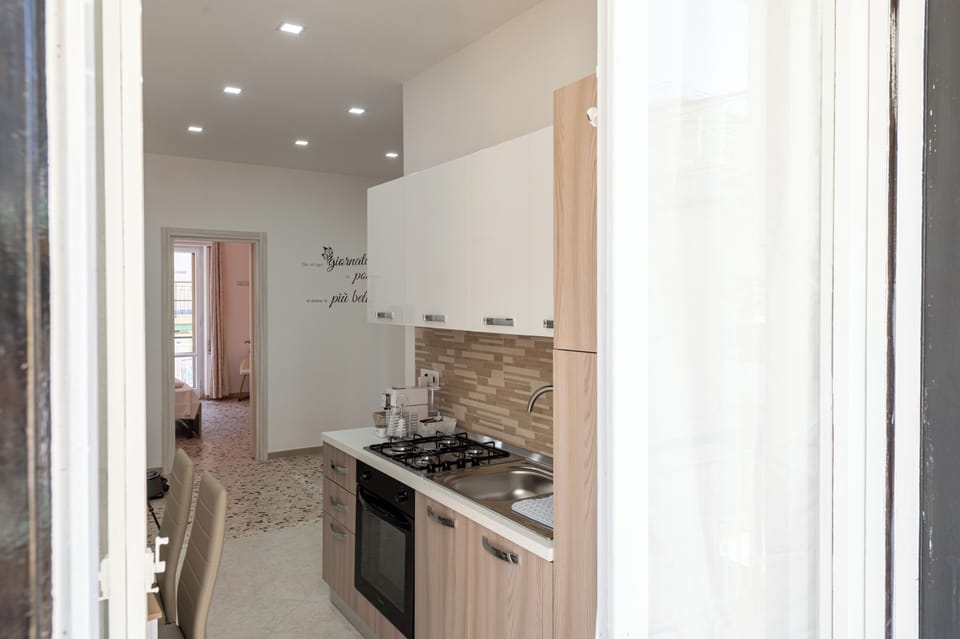 Apartment (2 Bedrooms) | Private kitchen | Espresso maker, oven, cookware/dishes/utensils