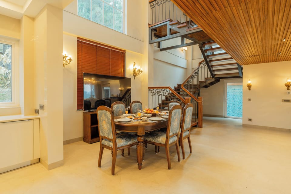 Luxury Villa, Balcony, Hill View | Dining