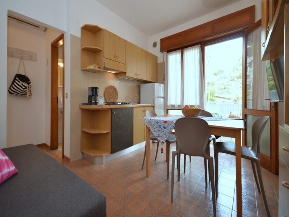 Apartment, 1 Bedroom, Terrace | Dining room